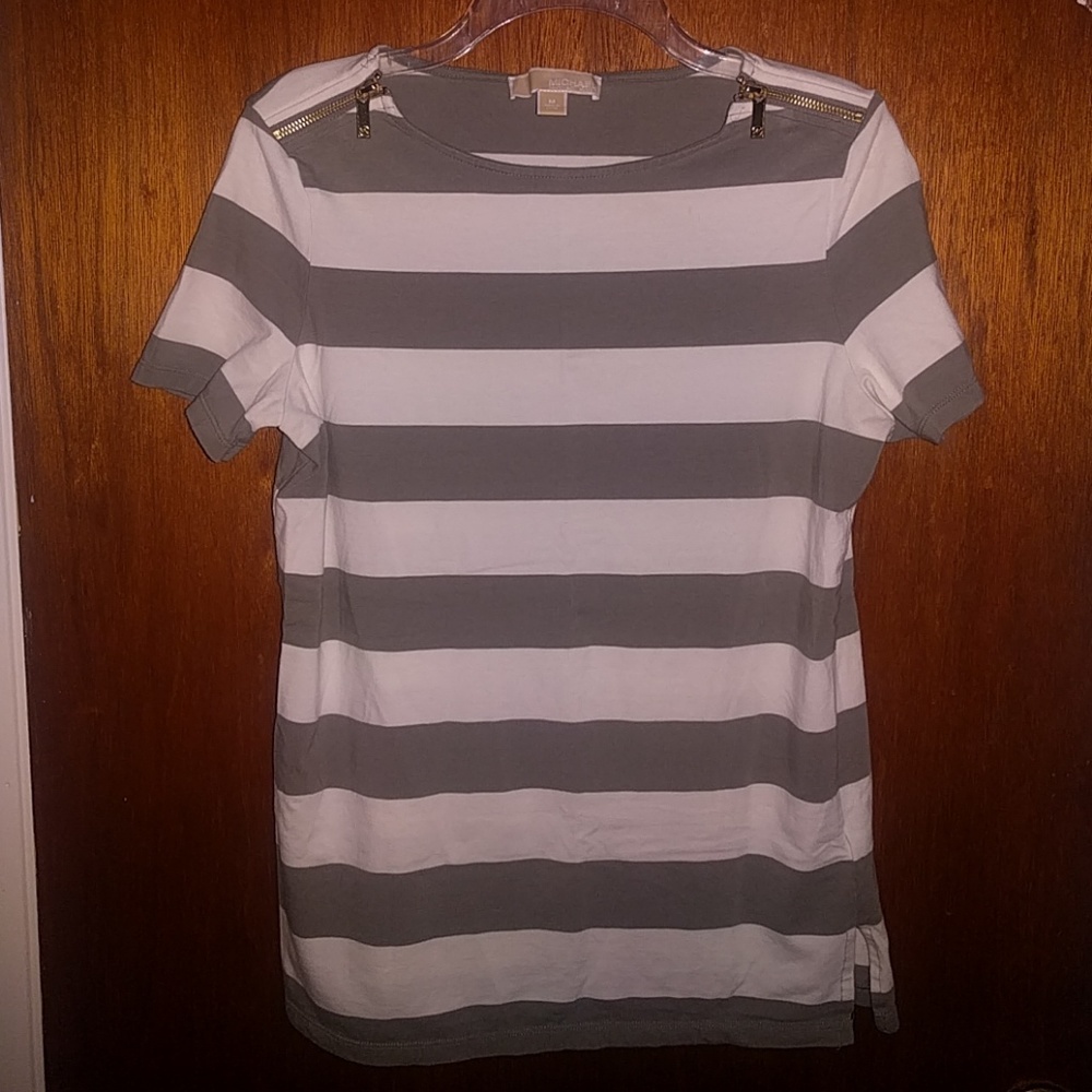 FINAL SALE Zippered top